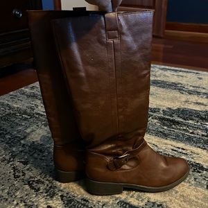 Cute brown riding boots size 8.5